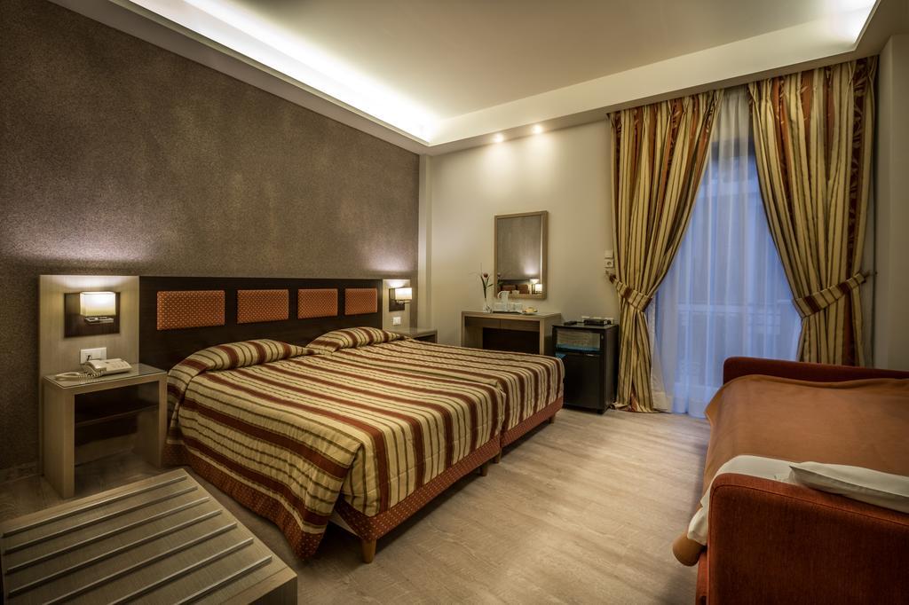 Rex Hotel Nafplio Luaran gambar