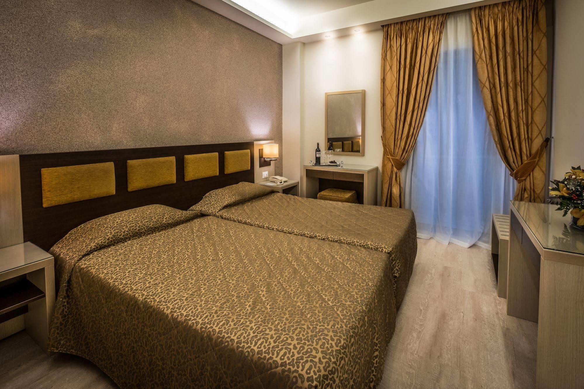 Rex Hotel Nafplio Luaran gambar