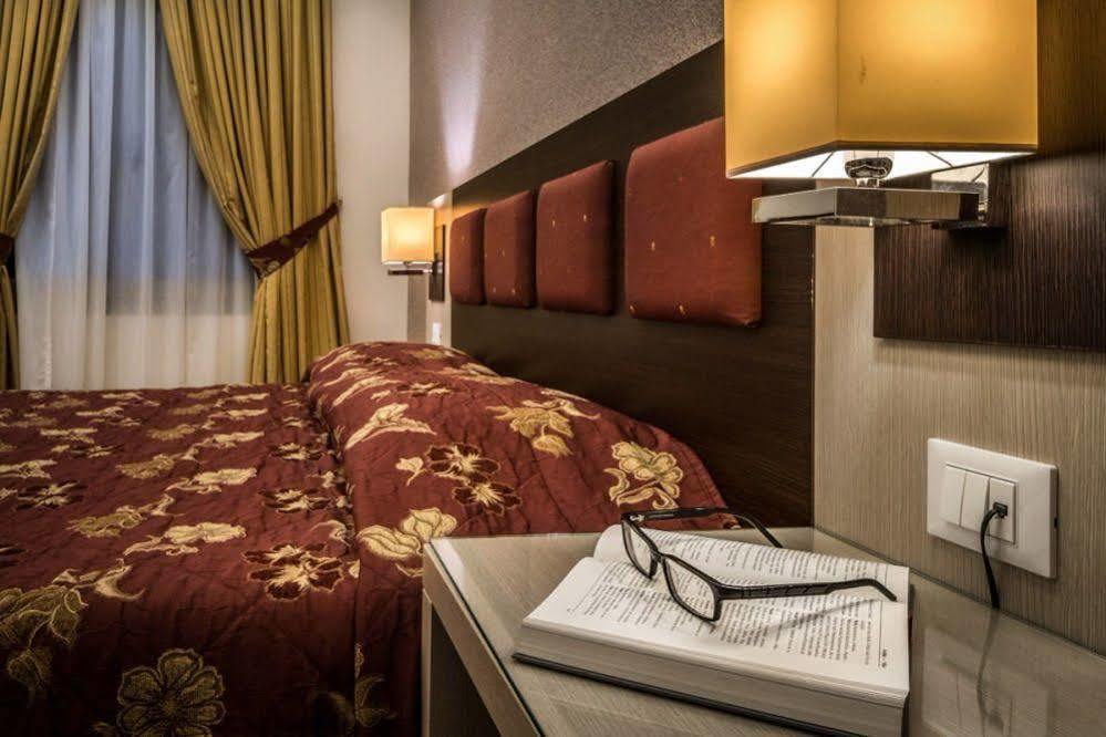 Rex Hotel Nafplio Luaran gambar