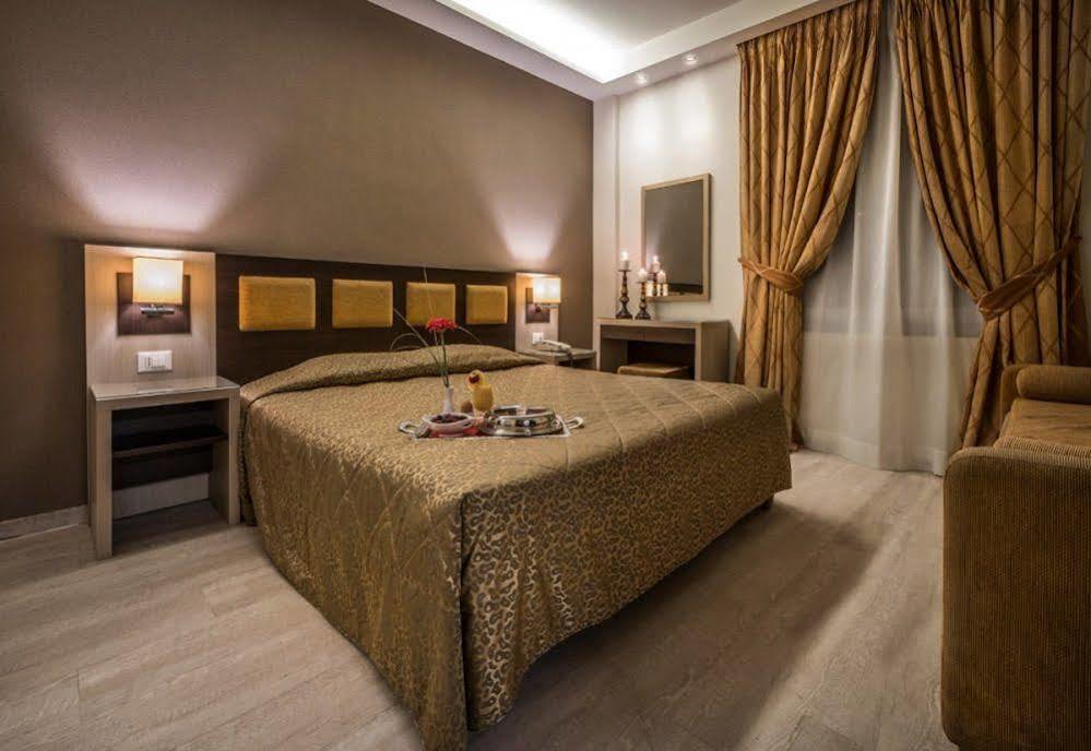 Rex Hotel Nafplio Luaran gambar