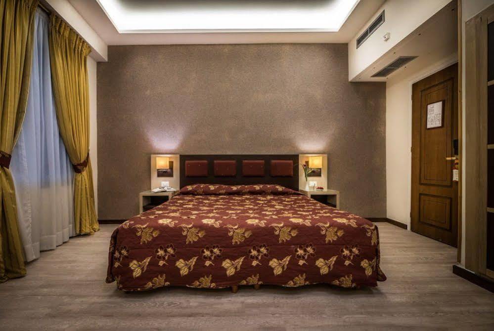 Rex Hotel Nafplio Luaran gambar